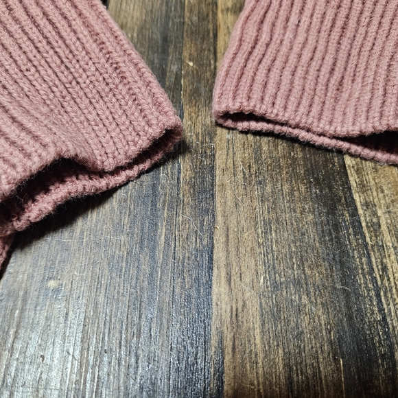 Cable Knit Sweater - Picture 4 of 6